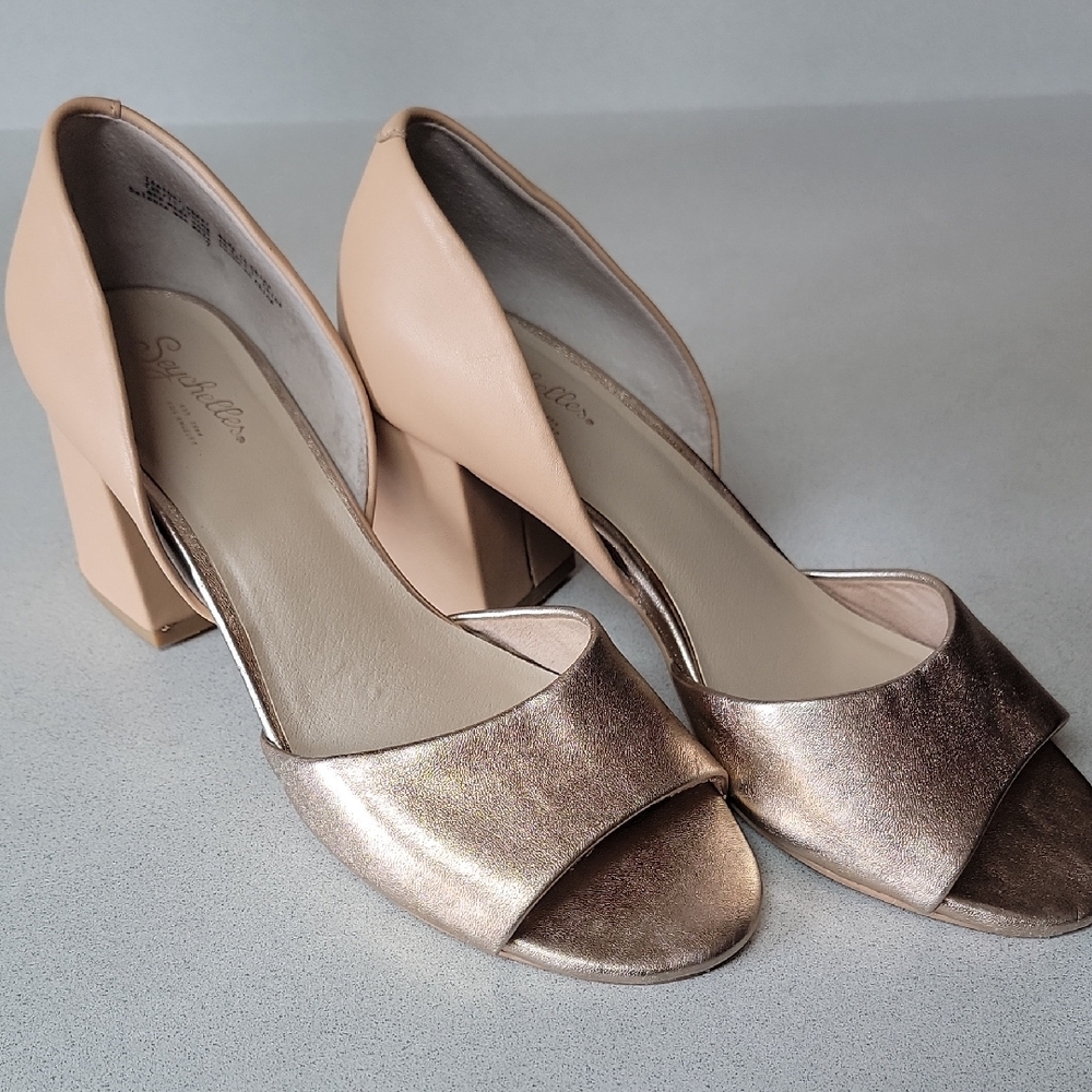 Seychelles Tan & Shimmer Chunky Heels SIZE 8
